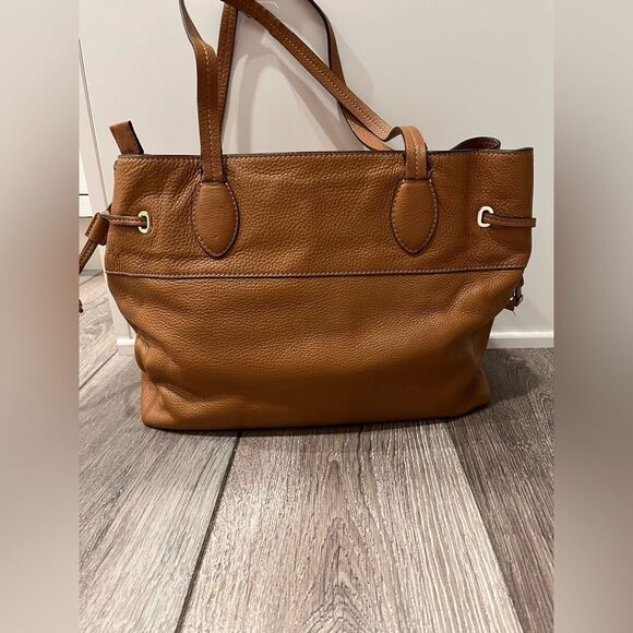 Michael Kors Large East West MAE Tote in Acorn - Picture 6 of 12